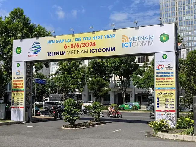 "Frontline of the Exhibition" - ETU-LINK Communication Shines at the 2023 Vietnam Communication Exhibition